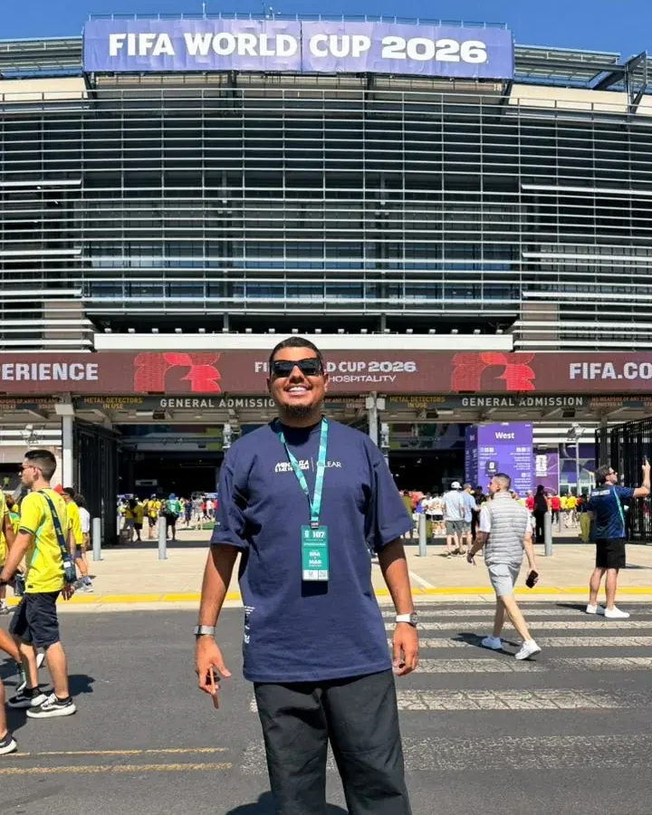 Lucas Tylty em frente ao estádio na Copa do Mundo 2026